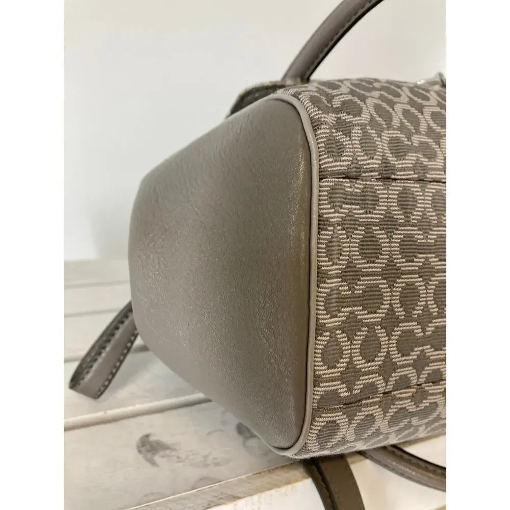 COACH 25215 MEDIUM SIZE GRAY SIGNATURE PRINT CROSSBODY BAG